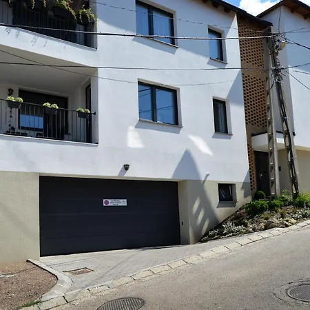 アパート One Luxury Grand エゲル