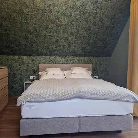 One Luxury Grand * Έγκερ