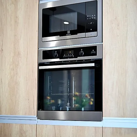 One Luxury Grand アパート エゲル