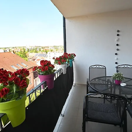 Διαμέρισμα One Luxury Grand Έγκερ