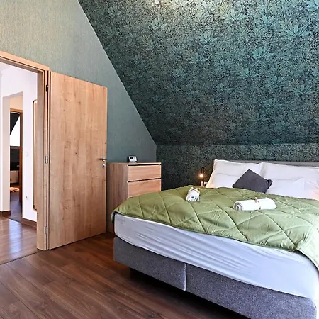 One Luxury Grand アパート *