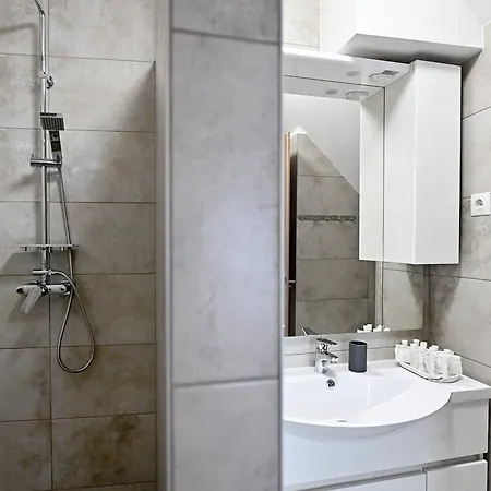 One Luxury Grand Έγκερ